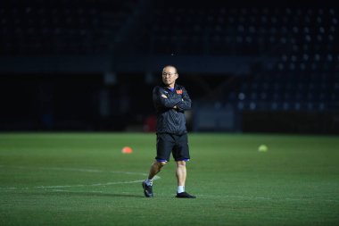 Buriram, Tayland - 3 Haziran 2019: Park Hang-seo turnuvası öncesi antrenman koçu King Cup 2019 'da Chang Arena, Tayland' da