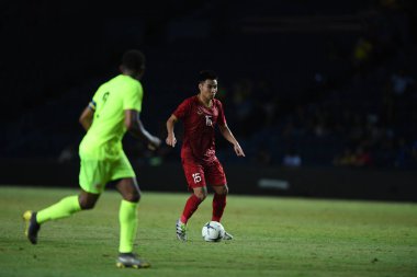 Buriram, Tayland - 8 Haziran 2019: Phm c Huy # 15 Vietnam Oyuncusu Kings Cup final maçı sırasında Chang Arena, Buriram, Tayland 'da Curacao' ya karşı
