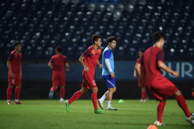 Buriram, Tayland - 3 Haziran 2019: Chang arena, Buriram, Tayland 'daki King Cup 2019 turnuvası öncesinde Vietnam' ın tanımlanamayan oyuncusu