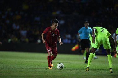 Buriram, Tayland - 8 Haziran 2019: Nguyn Quang Hi # 19 Kings Cup final karşılaşmasında Curacao 'ya karşı Chang Arena, Buriram, Tayland