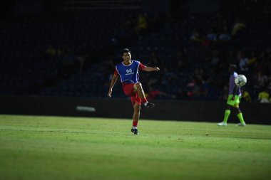 Buriram, Tayland - 8 Haziran 2019: Ha Duc Chinh # 18 Vietnam Futbolcusu Chang Arena, Buriram, Tayland 'da Curacao ile oynanan final maçında