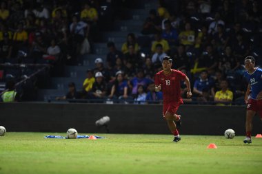 Buriram, Tayland - 8 Haziran 2019: Ha Duc Chinh # 18 Vietnam Futbolcusu Chang Arena, Buriram, Tayland 'da Curacao ile oynanan final maçında