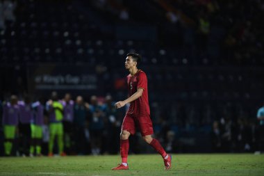 Buriram, Tayland - 8 Haziran 2019: Vn Hu # 5 Vietnam 'da Kings Cup final maçı sırasında Chang Arena, Buriram, Tayland' da Curacao 'ya karşı