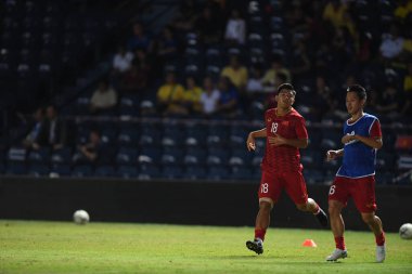 Buriram, Tayland - 8 Haziran 2019: Ha Duc Chinh # 18 Vietnam Futbolcusu Chang Arena, Buriram, Tayland 'da Curacao ile oynanan final maçında