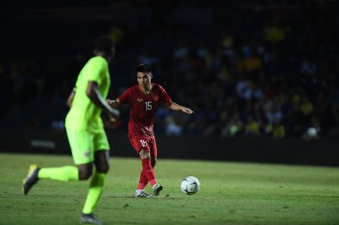 Buriram, Tayland - 8 Haziran 2019: Phm c Huy # 15 Vietnam Oyuncusu Kings Cup final maçı sırasında Chang Arena, Buriram, Tayland 'da Curacao' ya karşı