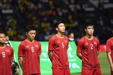 Buriram, Tayland - 8 Haziran 2019: Kings Cup final maçı sonrasında Buriram, Tayland 'da Curacao ile oynanan maçta Vietnam Oyuncuları