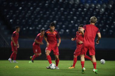 Buriram, Tayland - 3 Haziran 2019: Vn Hu # 5 Vietnam 'da 2019 Kral Kupası öncesinde Chang Arena, Buriram, Tayland' da antrenman yapan oyuncu