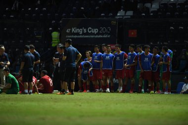 Buriram, Tayland - 8 Haziran 2019: Kings Cup final maçı sonrasında Buriram, Tayland 'da Curacao ile oynanan maçta Vietnam Oyuncuları