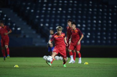 Buriram, Tayland - 3 Haziran 2019: Nguyn Cng Phng # 10 Vietnam oyuncusu turnuvanın King Cup 2019 'u öncesinde Chang Arena, Buriram, Tayland
