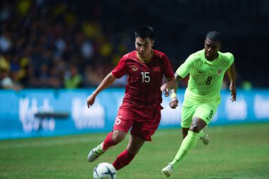 Buriram, Tayland - 8 Haziran 2019: Phm c Huy # 15 Vietnam Oyuncusu Kings Cup final maçı sırasında Chang Arena, Buriram, Tayland 'da Curacao' ya karşı