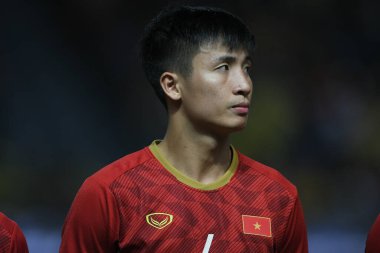 Buriram, Tayland - 8 Haziran 2019: Bui Tien Gübre # 4 Kings Cup final karşılaşmasında Curacao ile Chang Arena, Buriram, Tayland