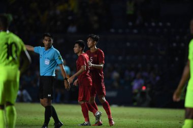 Buriram, Tayland - 8 Haziran 2019: Vn Hu # 5 Vietnam 'da Kings Cup final maçı sırasında Chang Arena, Buriram, Tayland' da Curacao 'ya karşı