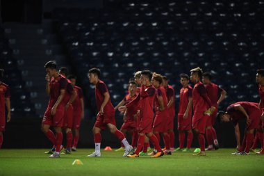 Buriram, Tayland - 3 Haziran 2019: Chang arena, Buriram, Tayland 'daki King Cup 2019 turnuvası öncesinde Vietnam' ın tanımlanamayan oyuncusu