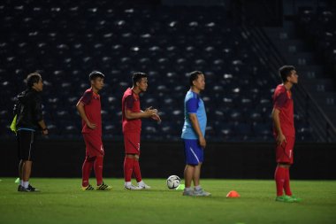 Buriram, Tayland - 3 Haziran 2019: Chang arena, Buriram, Tayland 'daki King Cup 2019 turnuvası öncesinde Vietnam' ın tanımlanamayan oyuncusu