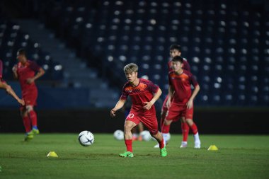Buriram, Tayland - 3 Haziran 2019: Nguyn Cng Phng # 10 Vietnam oyuncusu turnuvanın King Cup 2019 'u öncesinde Chang Arena, Buriram, Tayland