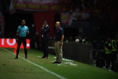 Buriram, Tayland - 8 Haziran 2019: Park Hang-seo Kings Cup final maçı sırasında Chang Arena, Tayland 'da Curacao' ya karşı Vietnam 'ın baş antrenörü