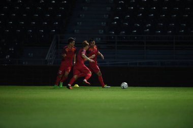 Buriram, Tayland - 3 Haziran 2019: Chang arena, Buriram, Tayland 'daki King Cup 2019 turnuvası öncesinde Vietnam' ın tanımlanamayan oyuncusu