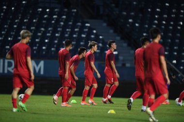 Buriram, Tayland - 3 Haziran 2019: Chang arena, Buriram, Tayland 'daki King Cup 2019 turnuvası öncesinde Vietnam' ın tanımlanamayan oyuncusu