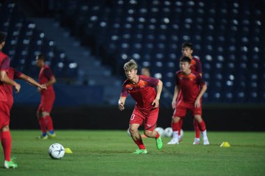 Buriram, Tayland - 3 Haziran 2019: Nguyn Cng Phng # 10 Vietnam oyuncusu turnuvanın King Cup 2019 'u öncesinde Chang Arena, Buriram, Tayland