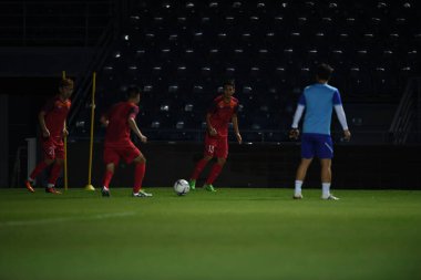 Buriram, Tayland - 3 Haziran 2019: Chang arena, Buriram, Tayland 'daki King Cup 2019 turnuvası öncesinde Vietnam' ın tanımlanamayan oyuncusu
