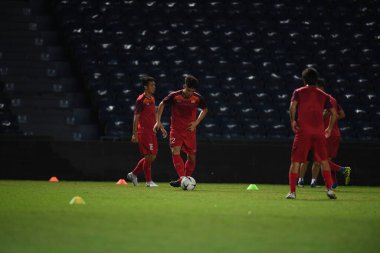 Buriram, Tayland - 3 Haziran 2019: Chang arena, Buriram, Tayland 'daki King Cup 2019 turnuvası öncesinde Vietnam' ın tanımlanamayan oyuncusu