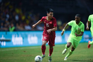 Buriram, Tayland - 8 Haziran 2019: Phm c Huy # 15 Vietnam Oyuncusu Kings Cup final maçı sırasında Chang Arena, Buriram, Tayland 'da Curacao' ya karşı