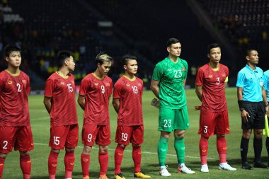 Buriram, Tayland - 8 Haziran 2019: Kings Cup final maçı sonrasında Buriram, Tayland 'da Curacao ile oynanan maçta Vietnam Oyuncuları