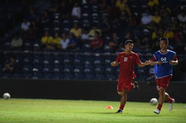 Buriram, Tayland - 8 Haziran 2019: Ha Duc Chinh # 18 Vietnam Futbolcusu Chang Arena, Buriram, Tayland 'da Curacao ile oynanan final maçında