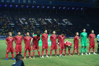 Buriram, Tayland - 8 Haziran 2019: Kings Cup final maçı sonrasında Buriram, Tayland 'da Curacao ile oynanan maçta Vietnam Oyuncuları