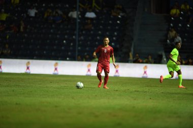 Buriram, Tayland - 8 Haziran 2019: Nguyn Trng Hong # 8 Vietnam Oyuncusu Kings Cup final maçı sırasında Chang Arena, Buriram, Tayland