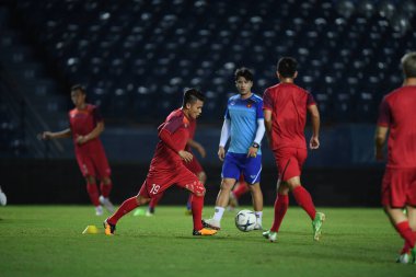 Buriram, Tayland - 3 Haziran 2019: Nguyn Quang Hi # 19 Vietnam oyuncusunun 2019 Kral Kupası antrenmanı sırasında Chang Arena, Buriram, Tayland