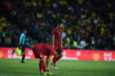 Buriram, Tayland - 8 Haziran 2019: Vn Hu # 5 Vietnam 'da Kings Cup final maçı sırasında Chang Arena, Buriram, Tayland' da Curacao 'ya karşı