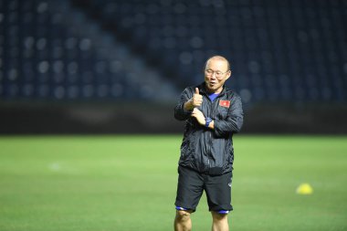 Buriram, Tayland - 3 Haziran 2019: Park Hang-seo turnuvası öncesi antrenman koçu King Cup 2019 'da Chang Arena, Tayland' da