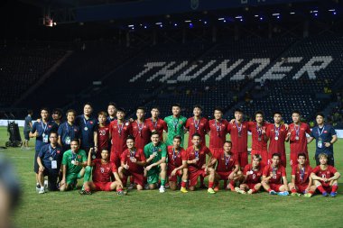 Buriram, Tayland - 8 Haziran 2019: Kings Cup final maçı sonrasında Buriram, Tayland 'da Curacao ile oynanan maçta Vietnam Oyuncuları