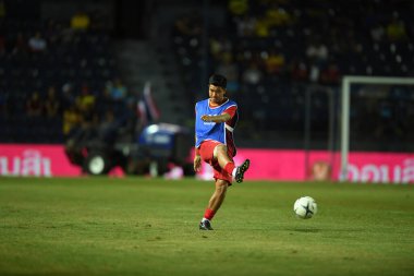 Buriram, Tayland - 8 Haziran 2019: Ha Duc Chinh # 18 Vietnam Futbolcusu Chang Arena, Buriram, Tayland 'da Curacao ile oynanan final maçında