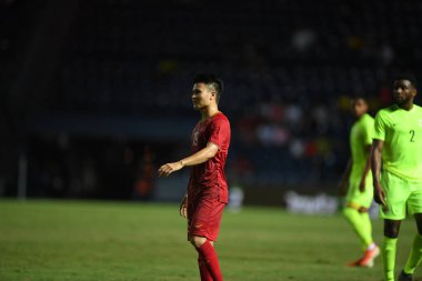 Buriram, Tayland - 8 Haziran 2019: Nguyn Quang Hi # 19 Kings Cup final karşılaşmasında Curacao 'ya karşı Chang Arena, Buriram, Tayland