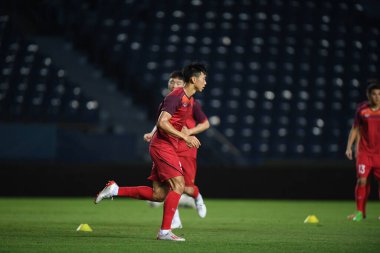Buriram, Tayland - 3 Haziran 2019: Chang arena, Buriram, Tayland 'daki King Cup 2019 turnuvası öncesinde Vietnam' ın tanımlanamayan oyuncusu