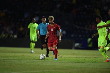 Buriram, Tayland - 8 Haziran. 2019: Nguyn Cng Phng # 10 Vietnam Oyuncusu Kings Cup final maçı sırasında Chang Arena, Buriram, Tayland 'da Curacao' ya karşı