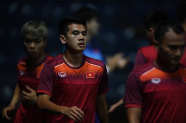 Buriram, Tayland - 3 Haziran 2019: Chang arena, Buriram, Tayland 'daki King Cup 2019 turnuvası öncesinde Vietnam' ın tanımlanamayan oyuncusu