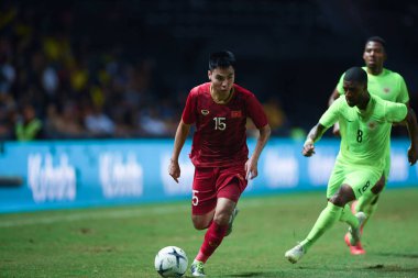 Buriram, Tayland - 8 Haziran 2019: Phm c Huy # 15 Vietnam Oyuncusu Kings Cup final maçı sırasında Chang Arena, Buriram, Tayland 'da Curacao' ya karşı