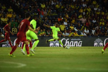Buriram, Tayland - 8 Haziran 2019: Gevaro Giomar Magno Nepomuceno # 11 Curacao Oyuncusu Chang Arena, Buriram, Tayland 'da oynanan Kings Cup final maçı sırasında