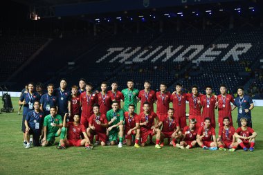 Buriram, Tayland - 8 Haziran 2019: Kings Cup final maçı sonrasında Buriram, Tayland 'da Curacao ile oynanan maçta Vietnam Oyuncuları