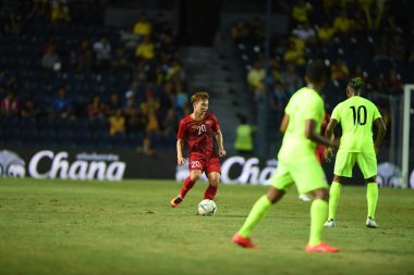 Buriram, Tayland - 8 Haziran 2019: Tran Minh Vuong # 20 Vietnam Oyuncusu Kings Cup final maçı sırasında Chang Arena, Buriram, Tayland