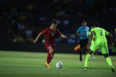Buriram, Tayland - 8 Haziran 2019: Nguyn Quang Hi # 19 Kings Cup final karşılaşmasında Curacao 'ya karşı Chang Arena, Buriram, Tayland