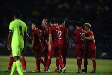 Buriram, Tayland - 8 Haziran 2019: Kings Cup final maçında Buriram, Tayland 'da Curacao' ya karşı oynanan golü kutlayan Vietnam Oyuncuları