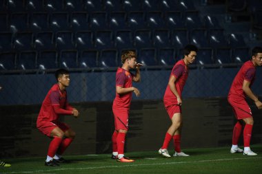 Buriram, Tayland - 3 Haziran 2019: Chang arena, Buriram, Tayland 'daki King Cup 2019 turnuvası öncesinde Vietnam' ın tanımlanamayan oyuncusu