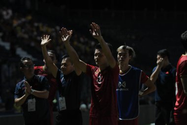 Buriram, Tayland - 8 Haziran 2019: Kings Cup final maçı sırasında Buriram, Tayland 'da Curacao' ya karşı mücadele eden Vietnam Oyuncuları