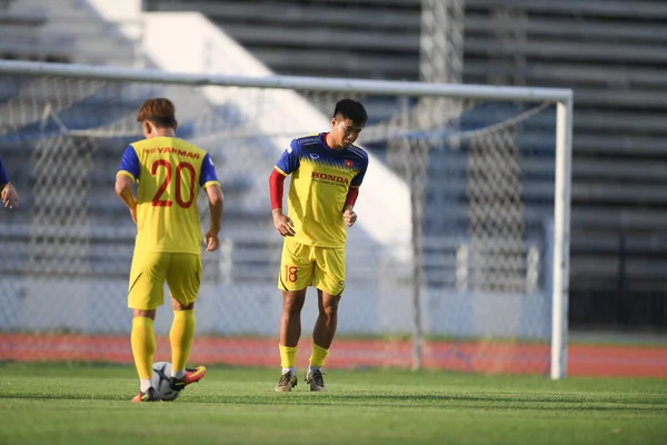 2019年6月6日 泰国布莱姆 在对阵泰国布莱姆省立体育场的比赛前 越南选手Ha Duc Chinh 18正在训练中 — 图库照片