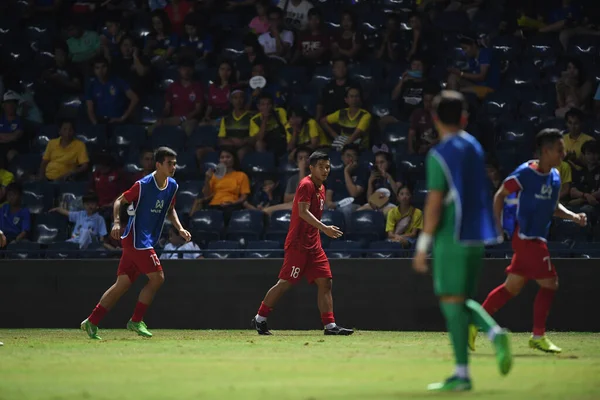 Buriram, Tayland - 8 Haziran 2019: Ha Duc Chinh # 18 Vietnam Futbolcusu Chang Arena, Buriram, Tayland 'da Curacao ile oynanan final maçında