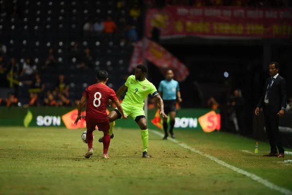 Buriram, Tayland - 8 Haziran 2019: Rhu-Endly Aurelio Jean-Carlo Martina # 2 Curacao oyuncusu Kings Cup final maçı sırasında Chang Arena, Buriram, Tayland